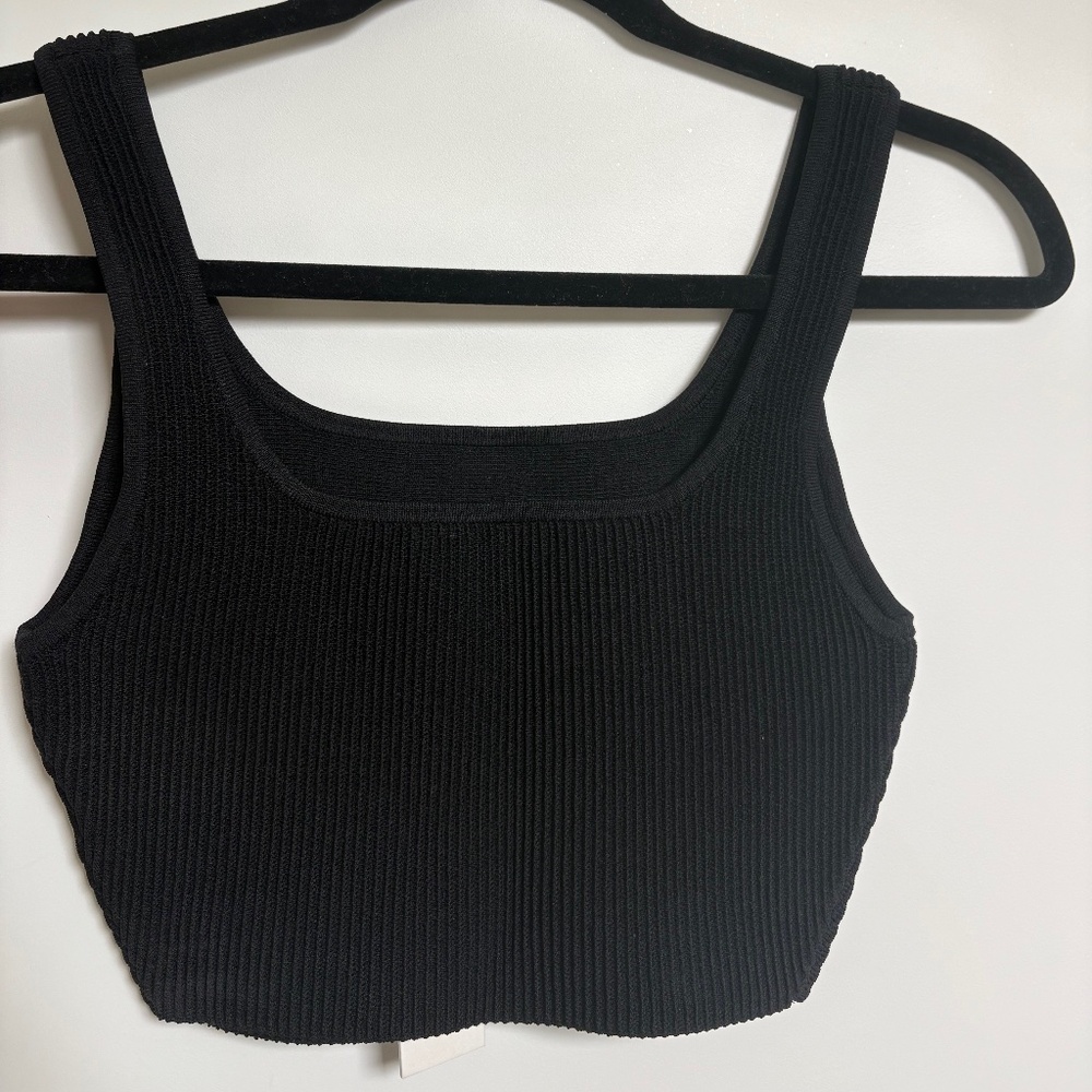 Aritzia Babaton Sculpt Knit Squareneck Cropped Ribbed Tank in Black- size SMALL - Picture 4 of 8